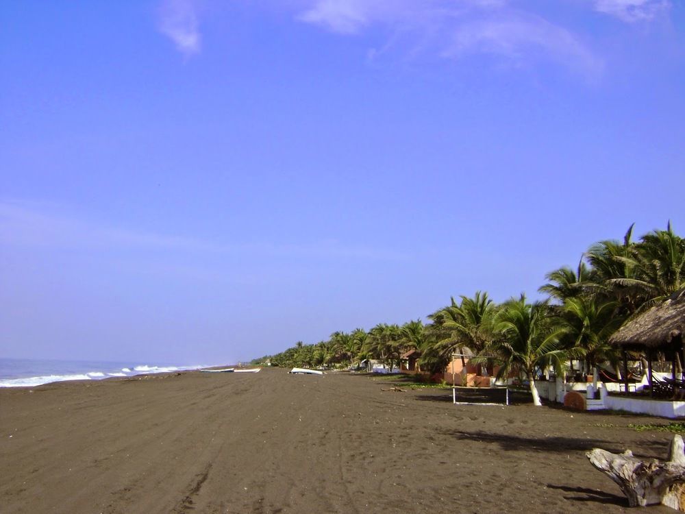 Tortugas Place Hotel Y Bungalos Monterrico Exterior photo